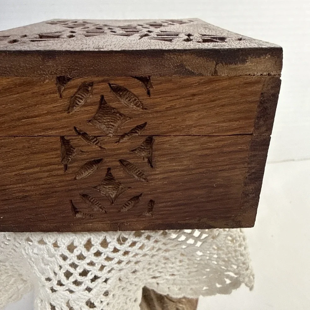 Vintage Wood Box Hand Carved Hinged . 6X2.5